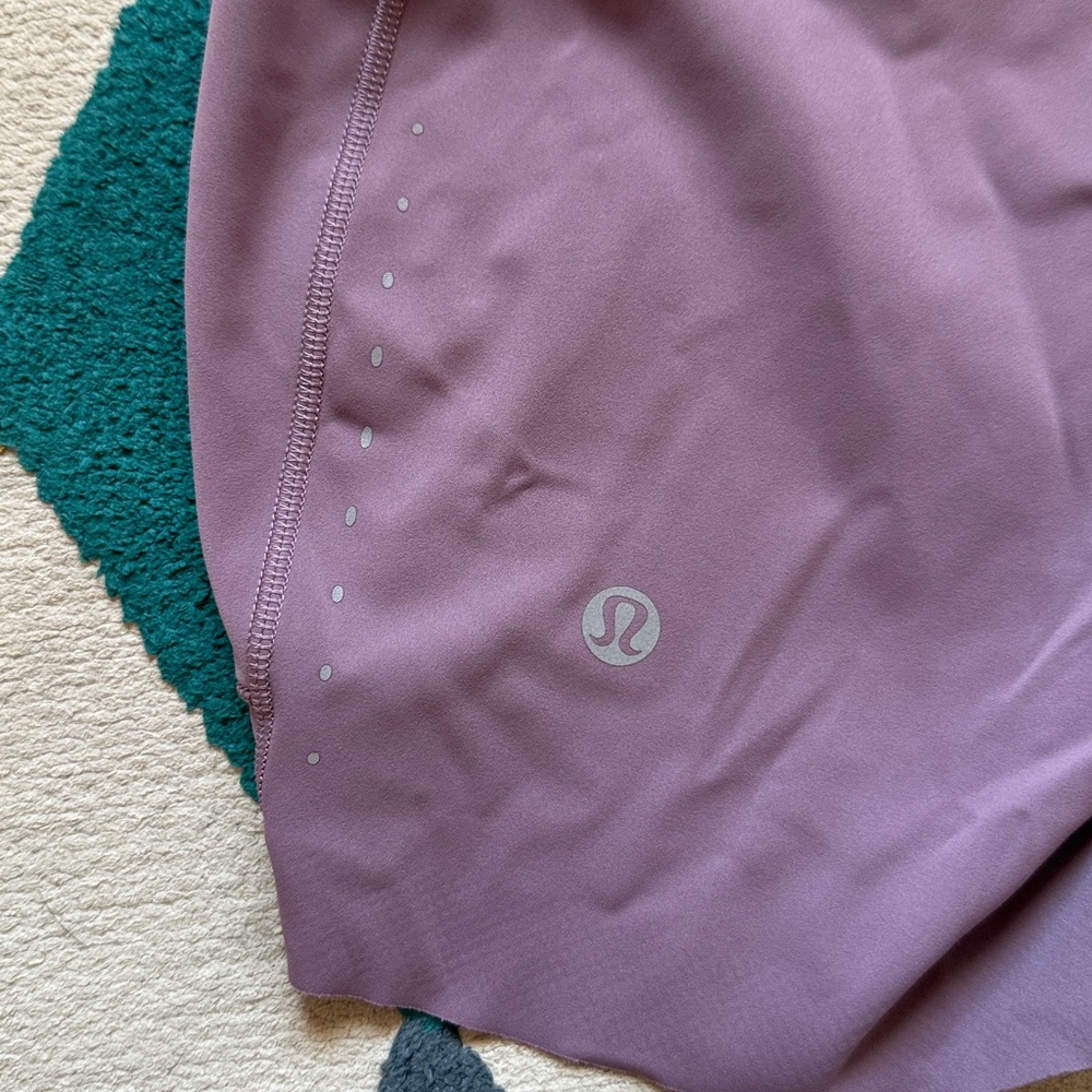 Lululemon Fast and Free High-Rise Short 6" 5 Pocket - Lavender Lux - Size 8 - Picture 5 of 8